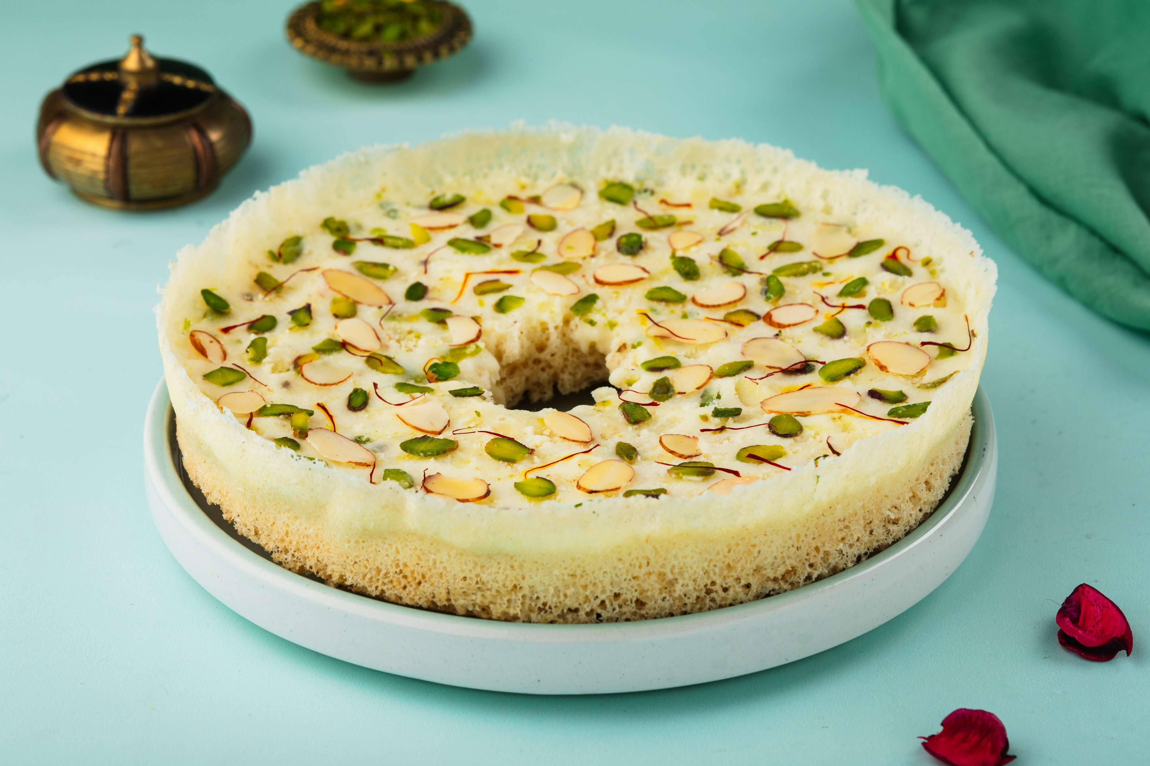 a small street between building